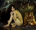 Tigre después de la lluvia Chica china desnuda